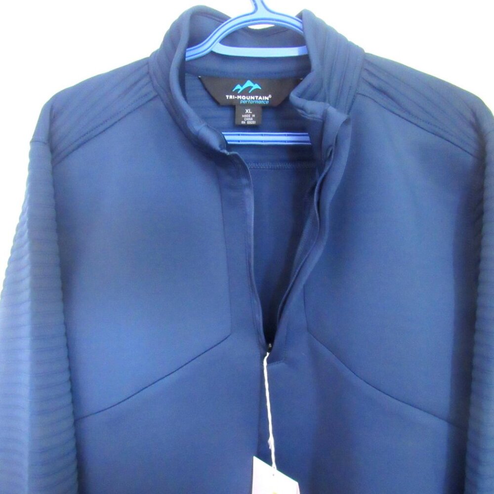 Tri-Mountain Performance Front Zip, Size XL, NWT, Ribbed Sleeves           K217